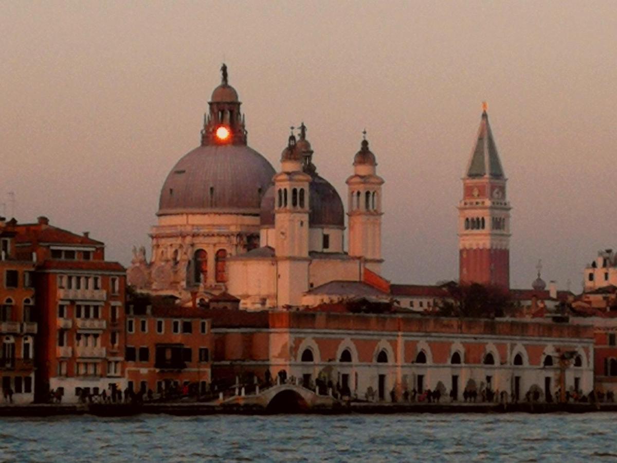 Historical Flat In Cannaregio, Venezia Eksteriør billede